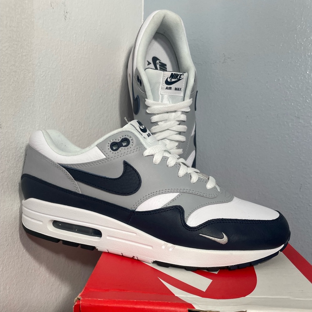 Nike air max 1 LV8 sz 10